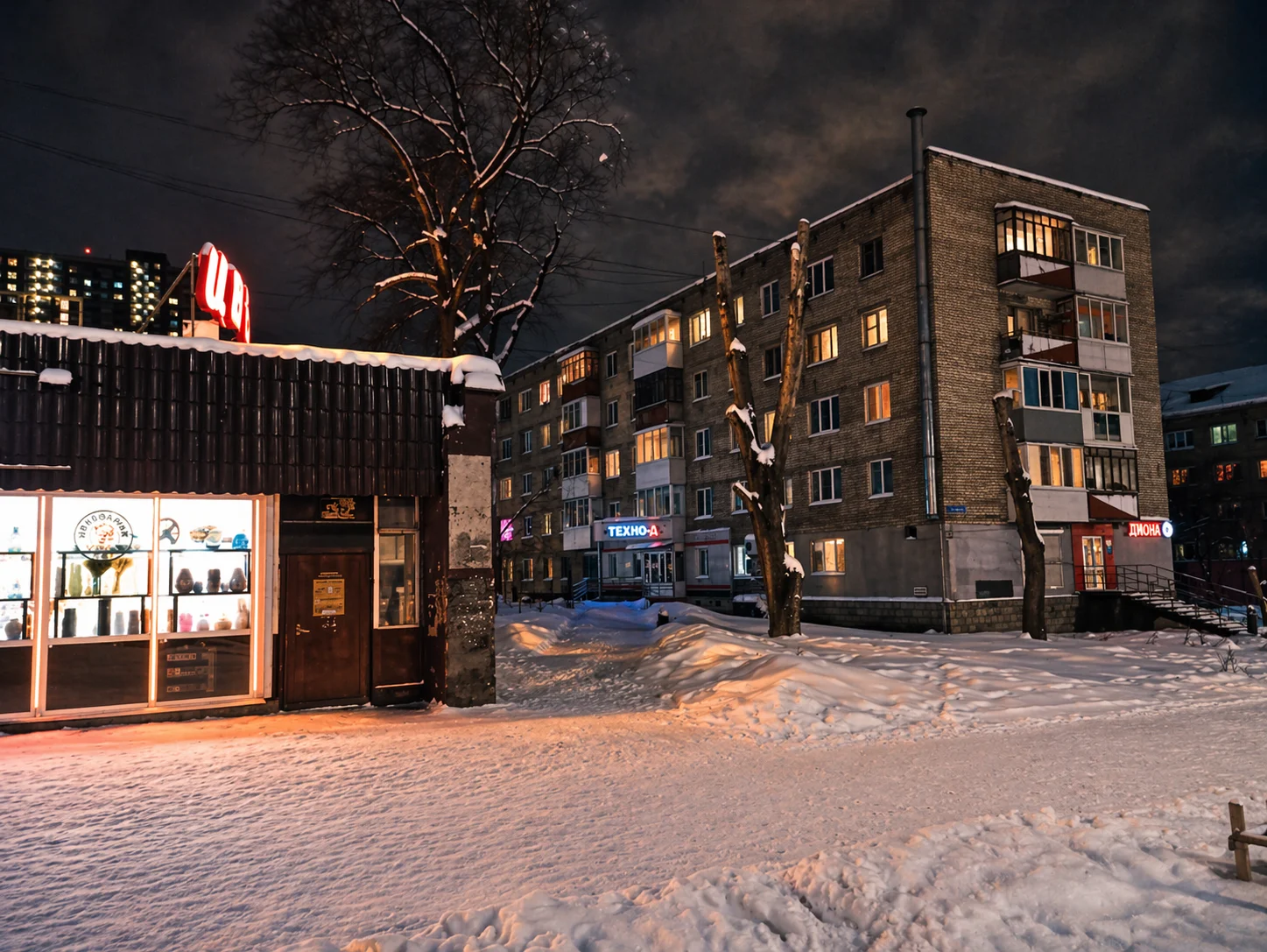 Вход напротив остановки Стахановская, между Лионом и цветами